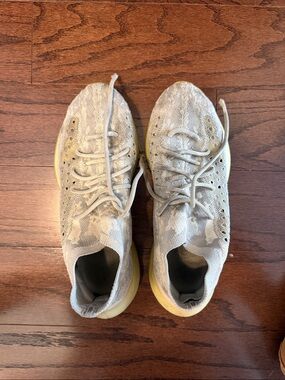 adidas Yeezy boost 380